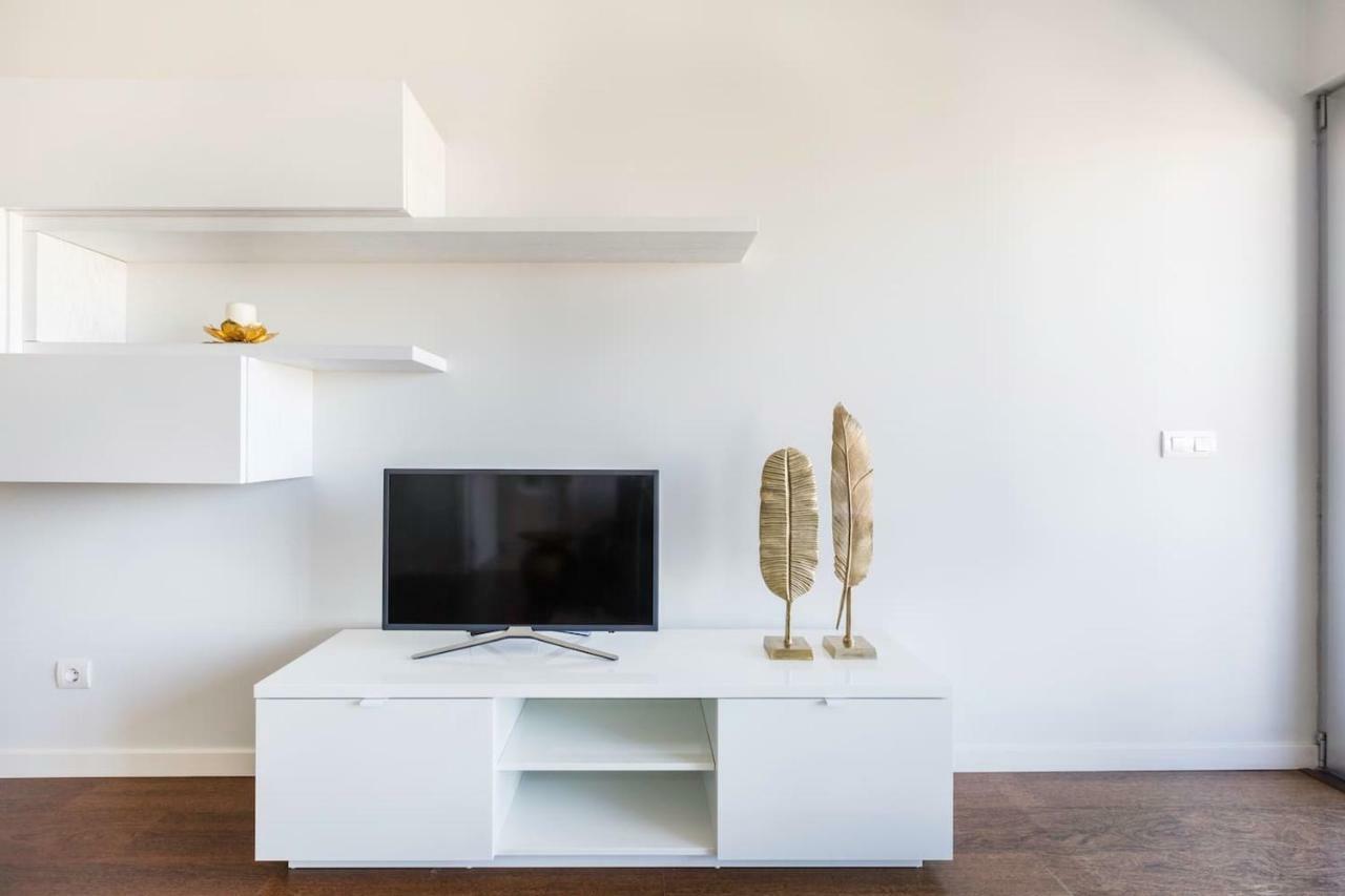 Amazing Flat - Pool And Parking Appartement Lisboa